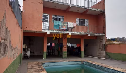 Casa à Venda em Parque São Benedito - 3 Dormitórios, 215m²