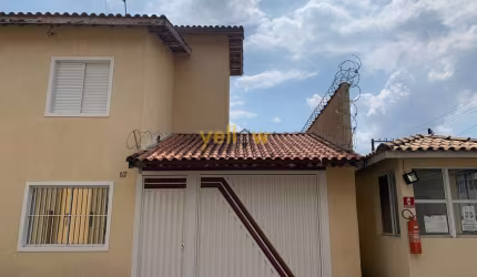 Casa à Venda em Jardim Oliveira, Guarulhos - 71m² por R$400 mil