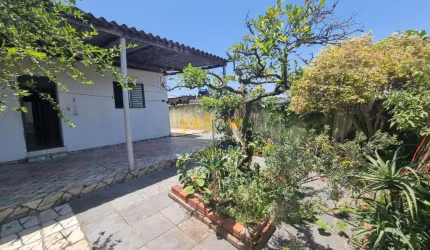 Casas à Venda em Itaquaquecetuba - 4 Dormitórios, 250m²
