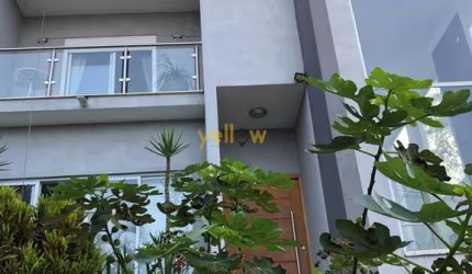 Casa à Venda em Parque Maringá - 3 Suítes, 280m²