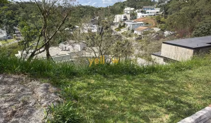 Terreno à Venda em Condomínio Hills III - Arujá por R$ 660.000