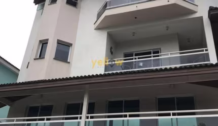 Casa Luxuosa em Arujá - 3 Suítes, 350m² por R$2.250.000