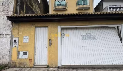 Casa à Venda em Arujá América: 3 Suítes, 250m² por R$ 1.350.000