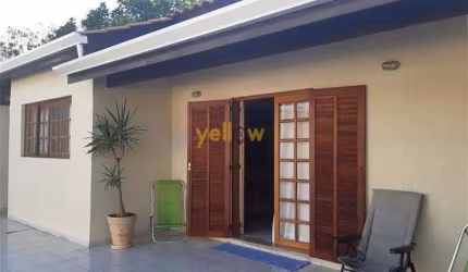 Venda Casa térrea em Arujá América: 3 Dorms, 1 Suíte, 160m²