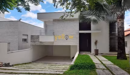 Casa Luxuosa em Condomínio - 4 Suítes em Arujá V