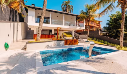 Casa para Venda e Locação em Condomínio Fechado em Arujázinho I, II e III - Arujá, SP