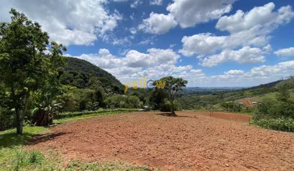 Sítio à Venda em Igaratá: 10 Dormitórios e 7 Suítes