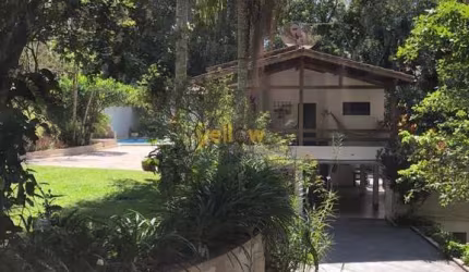 Chácara à Venda em Arujá: 600m², 7 Dormitórios e 6 Suítes
