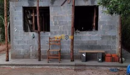 Chácara à Venda em Jardim Arujá: 50m², 1 Dormitório, R$400k