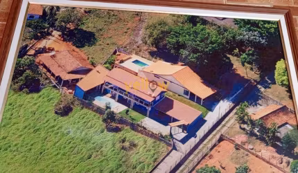 Chácara à Venda em Santa Isabel: 4 Suítes por R$ 950mil