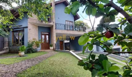 Casa à Venda em Arujá: 3 Dormitórios em Condomínio Fechado