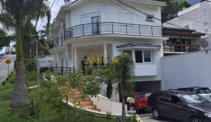 'Casa em Condomínio no Itapeti - 3 Suítes à Venda e Locação'