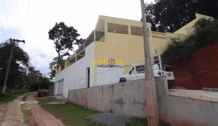 Locação: Casa 4 Dormitórios em Condomínio Mirante do Arujá
