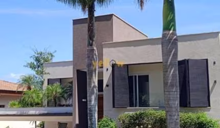 Descubra o seu novo lar em um paraíso particular! Esta magnífica casa em condomínio fechado, situada em Ouro Fino - Santa Isabel, é a oportunidade que você esperava. Com 5 suítes espaçosas e 7 banheir