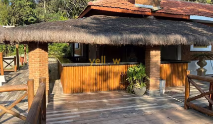 Chácara à Venda em Arujá: 2800m², 2 Dorms, 5 Banheiros