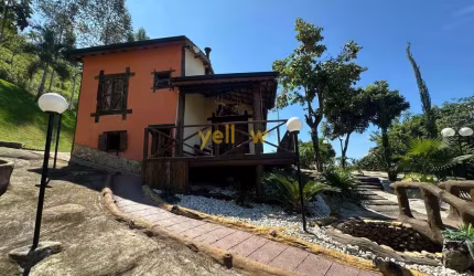 Chácara em Santa Isabel: 2 Dorms, 4 Banheiros, Apenas R$2.300,00 a Diária