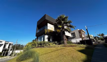 Casa de Luxo em Fazenda Rodeio - Mogi das Cruzes por R$3.890.000