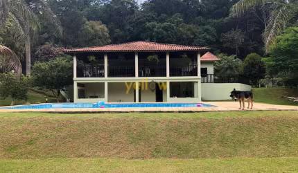 Chácara em Arujá: 500m², 4 Dorms, 3 Suítes à Venda - R$1,6M