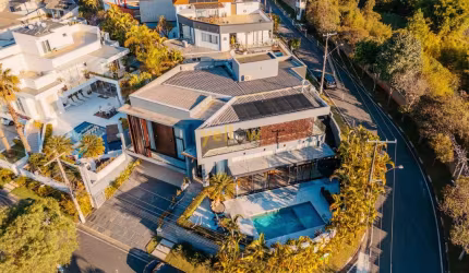 Casa Luxuosa em Arujá: 4 Suítes em Condomínio Fechado