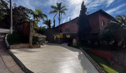 Casa de Luxo em Condomínio Fechado em Arujá com 6 Suítes