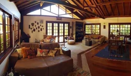 Casa com 3 quartos, 1 suite no Itanhanga com 2 vagas de garagem