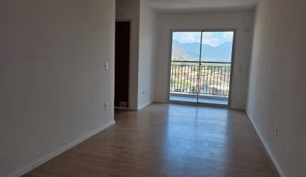 Apartamento com 2 quartos e varanda frontal na Taquara