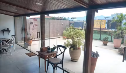 Cobertura linear com 3 quartos, 1 suite, no Recreio dos Bandeirantes