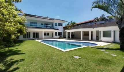 Mansão com 5 suites e casa de hóspedes, no Condominio Mansões, na Barra da Tijuca