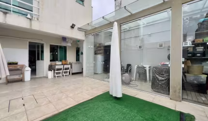Sobrado Pé na Areia