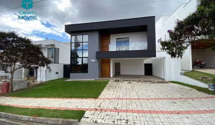 Casa de 290m² com 3 suítes no Condomínio Residencial Alvim