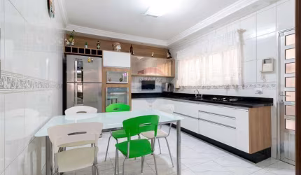 Sobrado à Venda no Bairro do Limão, Zona Norte de São Paulo com  155m² , 2 Dormitórios, 4 vagas, R$ 580.900,00