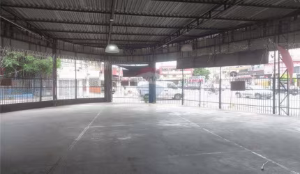 Salão/Galpão em Vila Pereira Barreto- Pirituba- com uma área construida de  304m² com escritório de 40m²  e mezanino
