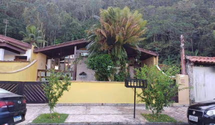 Casa com 3 dormitórios à venda, 250 m² por R$ 900.000,00 - Albamar - Guarujá/SP