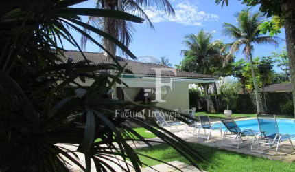 Casa com 4 dormitórios à venda, 450 m² por R$ 1.400.000,00 - Praia de Pernambuco - Guarujá/SP