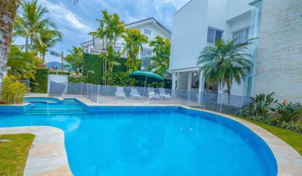 Casa à venda, 453 m² por R$ 3.800.000 - Acapulco - Guarujá/SP