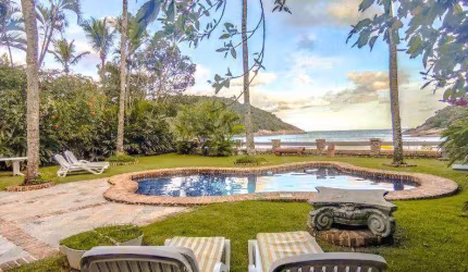 Casa com 4 dormitórios à venda, 640 m² por R$ 3.800.000,00 - Praia de Pernambuco - Guarujá/SP