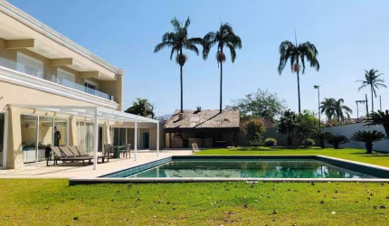 Casa à venda na Enseada – Guarujá / SP.