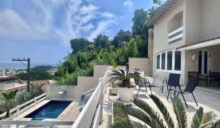 Casa com 3 dormitórios à venda, 300 m² por R$ 1.500.000,00 - Enseada - Guarujá/SP