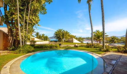 Casa com 4 dormitórios à venda, 426 m² por R$ 4.500.000,00 - Praia de Pernambuco - Guarujá/SP