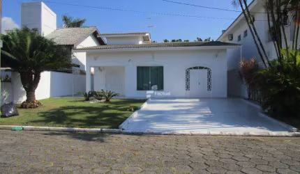 Casa com 3 dormitórios à venda, 205 m² por R$ 1.290.000,00 - Acapulco - Guarujá/SP
