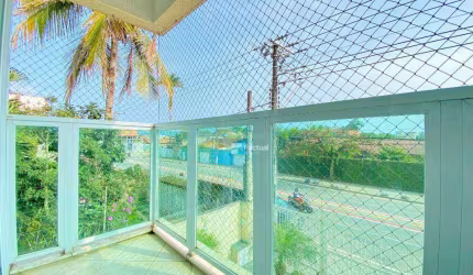 Apartamento 2 quartos com varanda perto da praia no Guarujá.