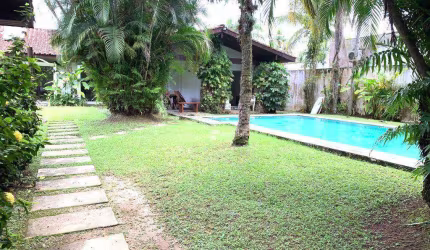 Casa com 3 dormitórios à venda, 300 m² por R$ 2.200.000,00 - Acapulco - Guarujá/SP