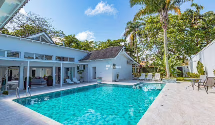 Casa com 5 dormitórios à venda, 380 m² por R$ 2.800.000,00 - Praia de Pernambuco - Guarujá/SP
