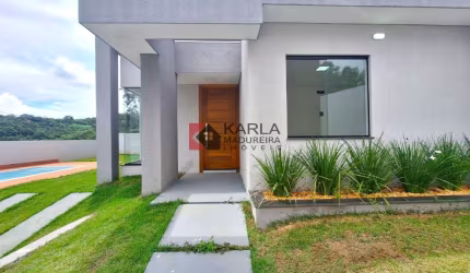 CASA COM 03 QUARTOS  E PISCINA NO PORTAL DO SOL