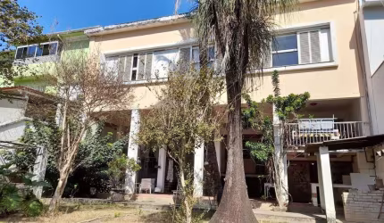 Casa para Locação em Belo Horizonte, Santa Efigênia, 8 dormitórios, 2 banheiros, 5 vagas