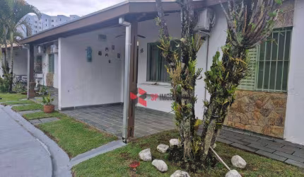 Casa com 2 dormitórios à venda, 67 m² por R$ 440.000 - Martim de Sá - Caraguatatuba/SP