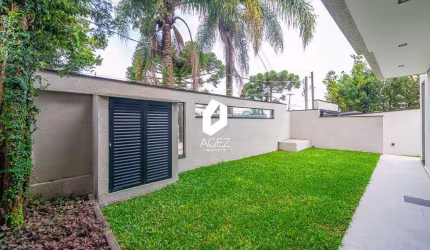 Casa em condomínio, com 03 suítes e terraço com Jacuzzi!