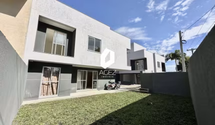 Sobrados de 3 quartos, suíte, amplo quintal e terraço no Portão.