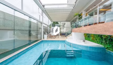 Casa mobiliada, piscina aquecida com spa, 03 suíte e elevador!