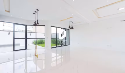 TRIPLEX COM 4 QUARTOS E GARAGEM SUBTERRÂNEA COM 4 VAGAS